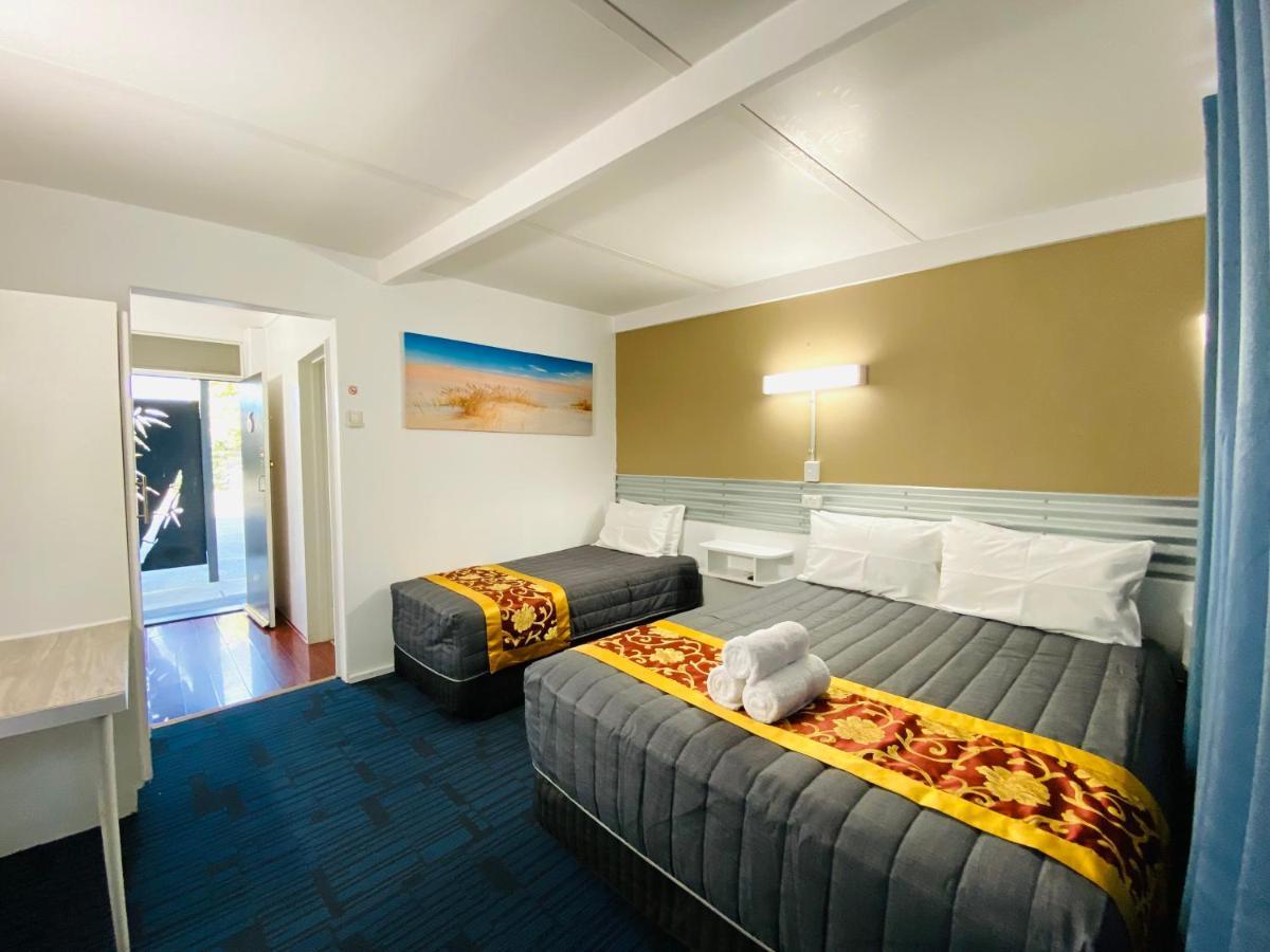 Mid Valley Motel Morwell Exterior photo