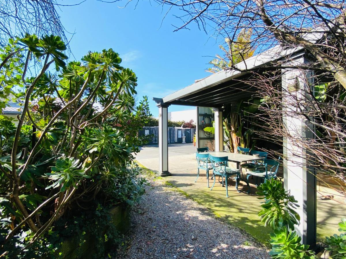 Mid Valley Motel Morwell Exterior photo