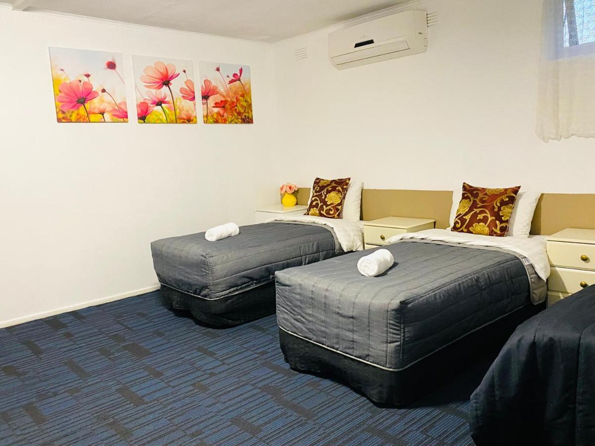 Mid Valley Motel Morwell Exterior photo